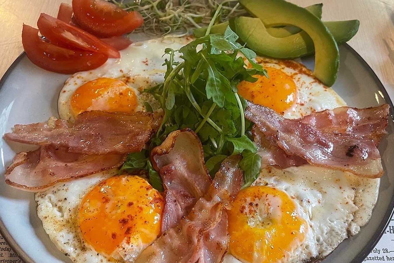 Hinta Brunch | Reggeli, Brunch, Bistro, kellemes hangulat. Hinta Brunch | Reggeli, Brunch, Bistro, kellemes hangulat.